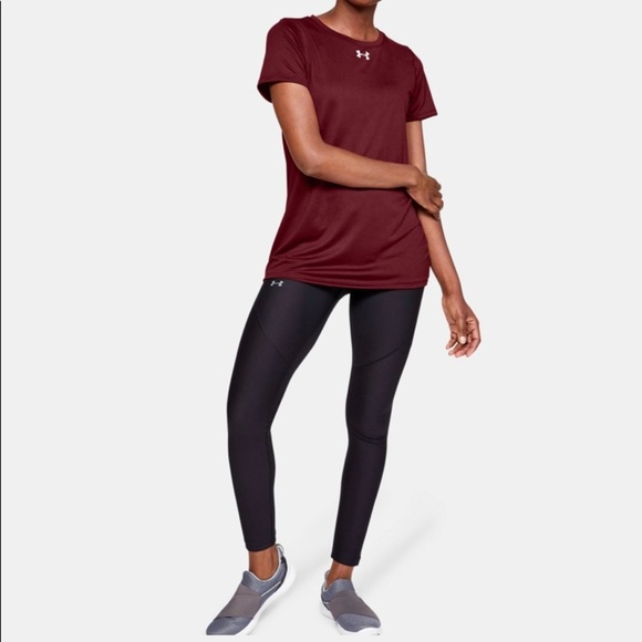 Under Armour Women’s Cranberry Locker T-Shirt Medium - Picture 3 of 5